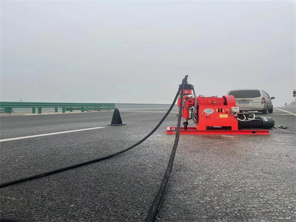 勐腊马路路基路面开裂下沉注浆加固灌浆